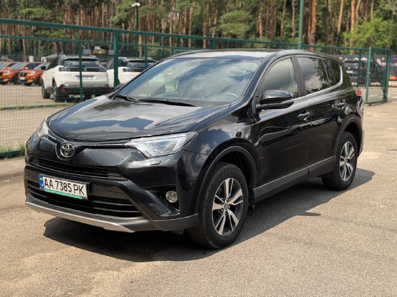 Toyota Rav-4 (LOUNGE)